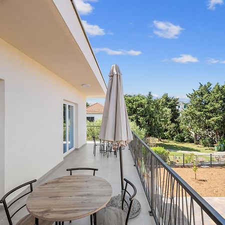 Villa Magnolia Pirovac Exteriör bild